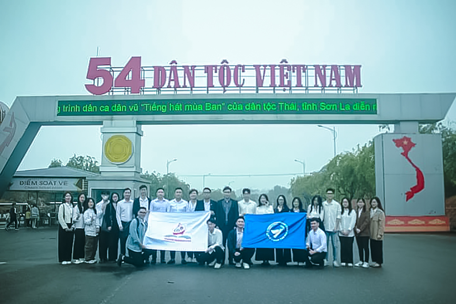 Chương trình hành trình về nguồn tại Khu di tích K9 Đá Chông và Làng văn hóa các dân tộc Việt Nam