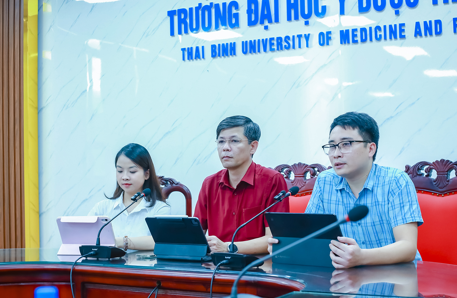 Hội đồng tuyển sinh năm 2025 Trường Đại học Y Dược Thái Bình giải đáp ý kiến của các thí sinh và phụ huynh