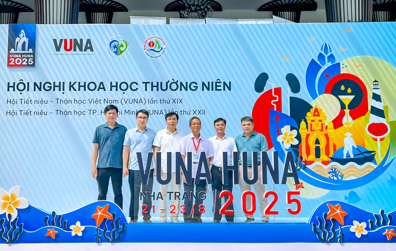 Đoàn cán bộ, giảng viên Bộ môn Ngoại tham dự hội nghị