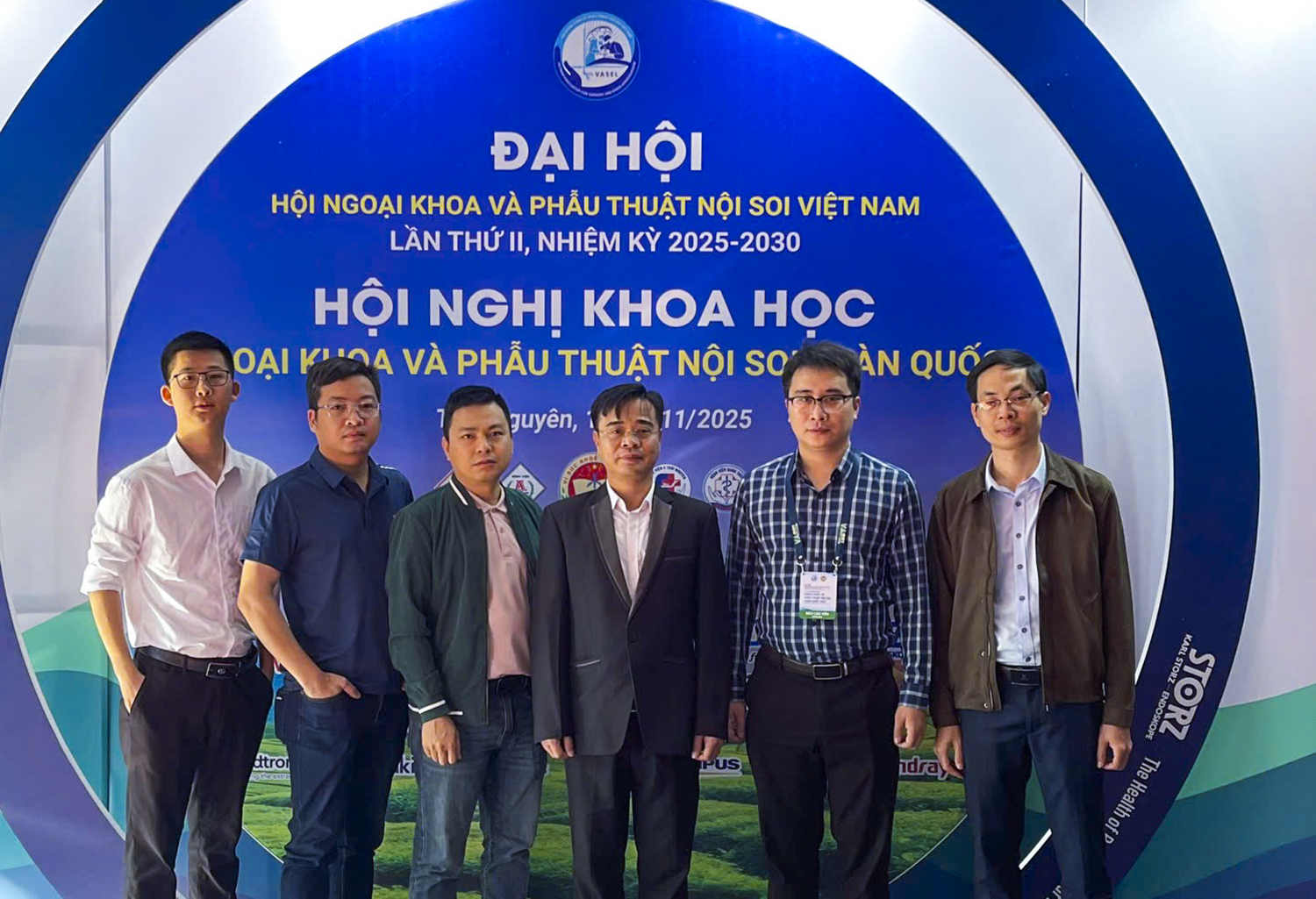 Đoàn công tác Bộ môn Ngoại tham dự hội nghị