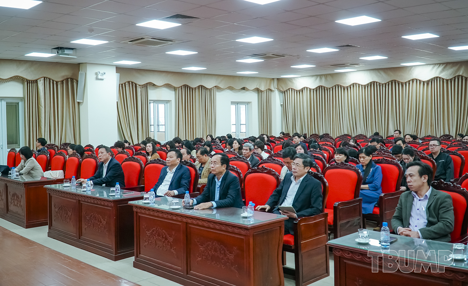 Trường Đại học Y Dược Thái Bình tham dự Hội nghị toàn quốc nghiên cứu, học tập, quán triệt và triển khai thực hiện các Nghị quyết của Bộ Chính trị