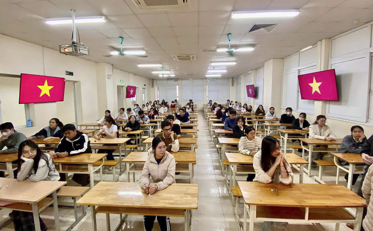 Sơ khảo cuộc thi Olympic các môn học Mác - Lê nin “Ánh sáng soi đường