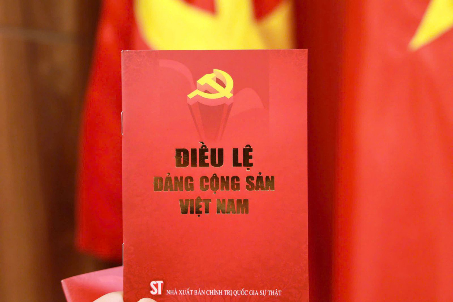 Quy định số 20-QĐ/TW: Tiếp tục hoàn thiện cơ chế tổ chức và phương thức hoạt động của hệ thống tổ chức Đảng trong thời kỳ mới