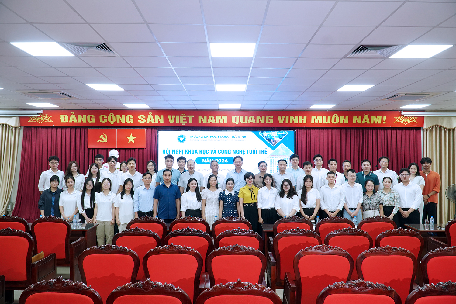 Khơi nguồn sáng tạo, phát hiện và bồi dưỡng thế hệ nhà khoa học trẻ ngành Y