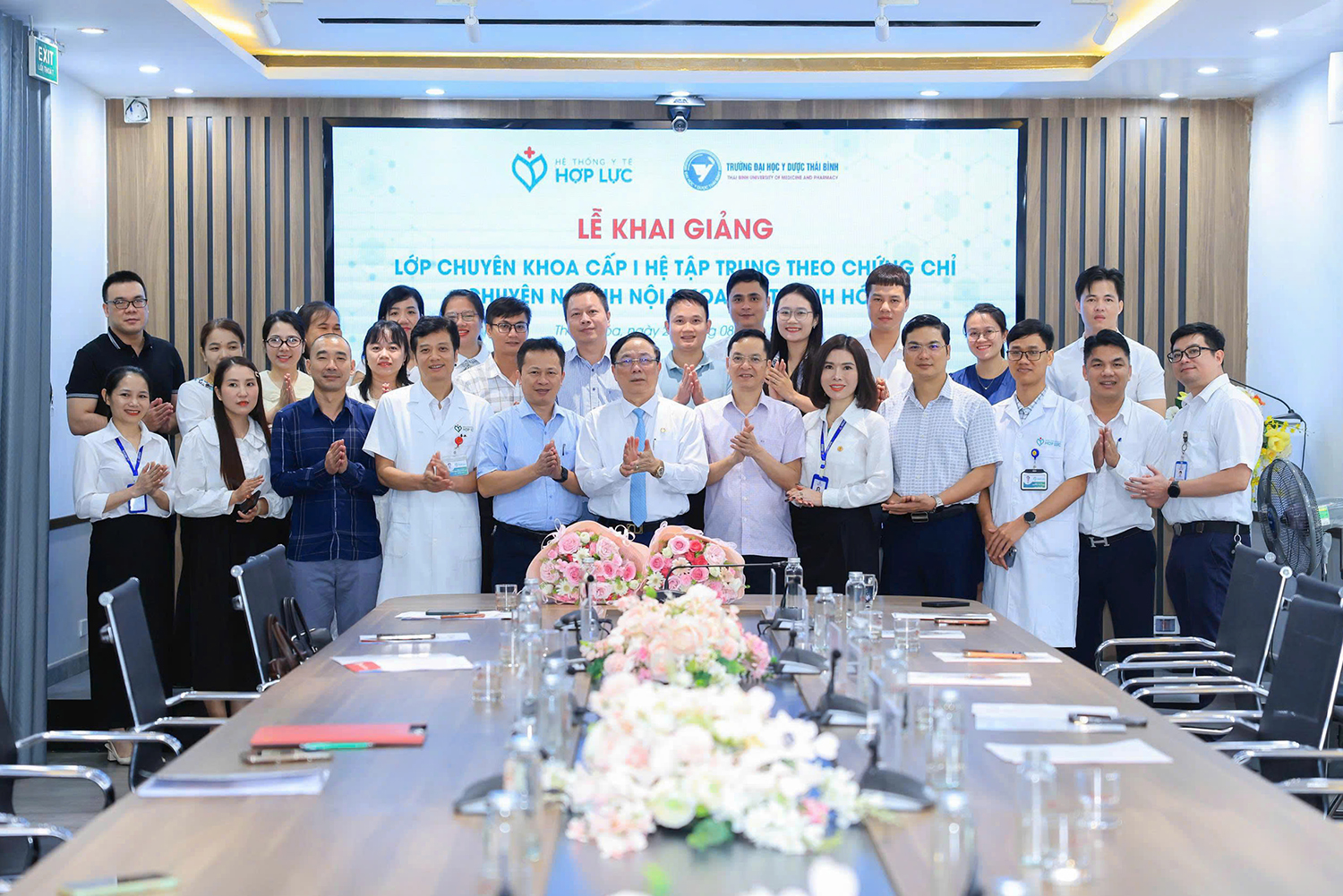 Trường Đại học Y Dược Thái Bình tổ chức khai giảng lớp Chuyên khoa cấp I chuyên ngành Nội khoa tại tỉnh Thanh Hóa