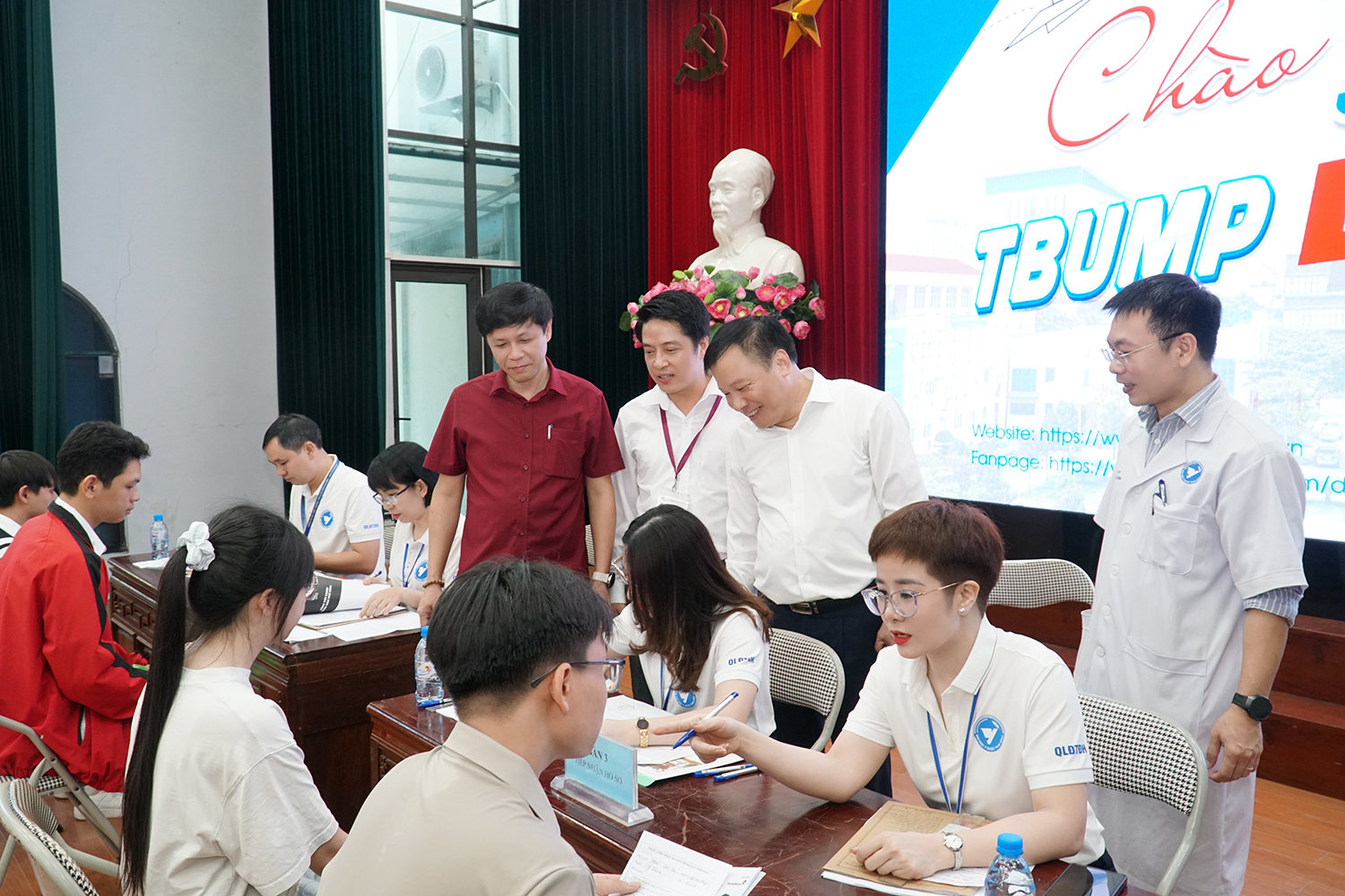 Gần 1.500 tân sinh viên nhập học: TBUMP tưng bừng chào đón những thành viên mới